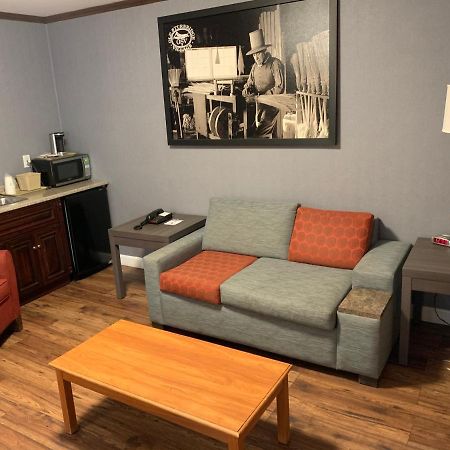 Hotel Super 8 By Wyndham Sturbridge Esterno foto