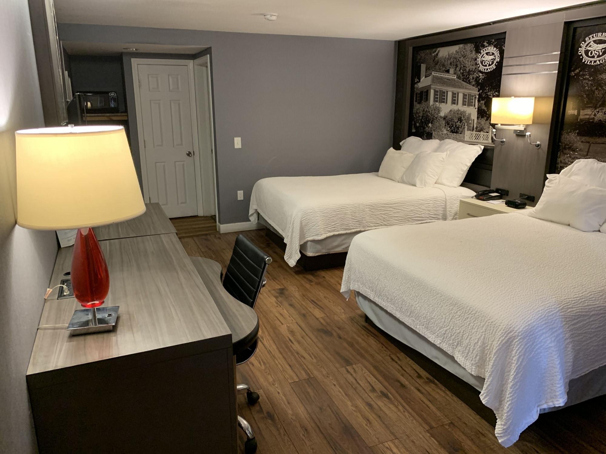 Hotel Super 8 By Wyndham Sturbridge Esterno foto