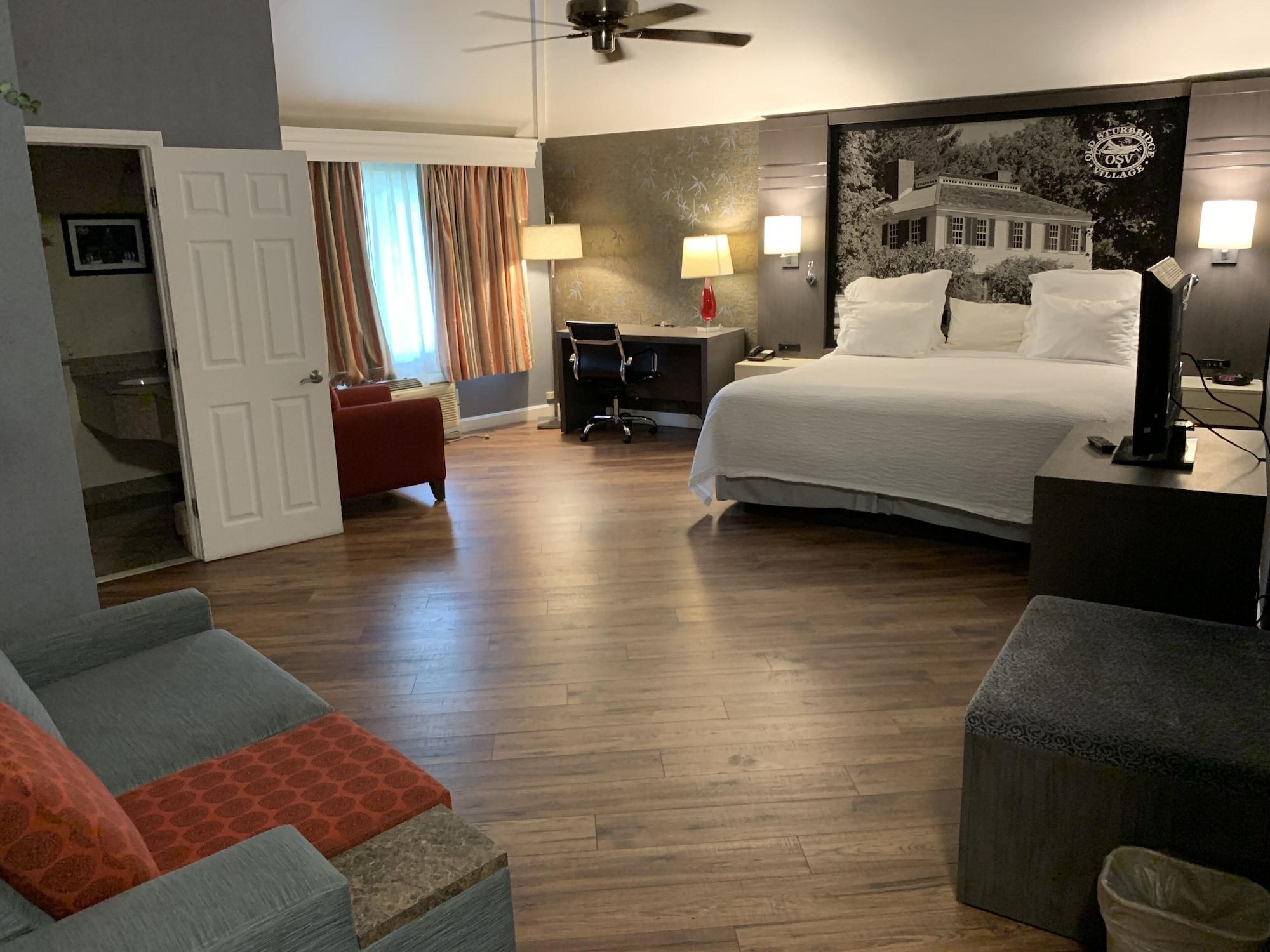 Hotel Super 8 By Wyndham Sturbridge Esterno foto