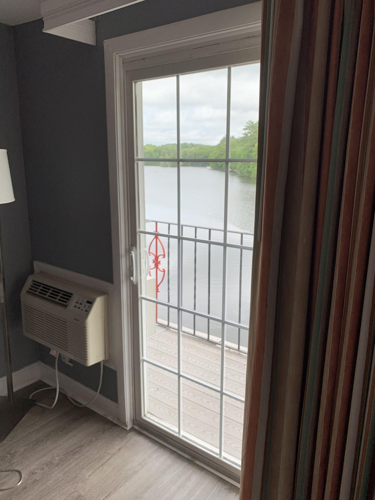 Hotel Super 8 By Wyndham Sturbridge Esterno foto