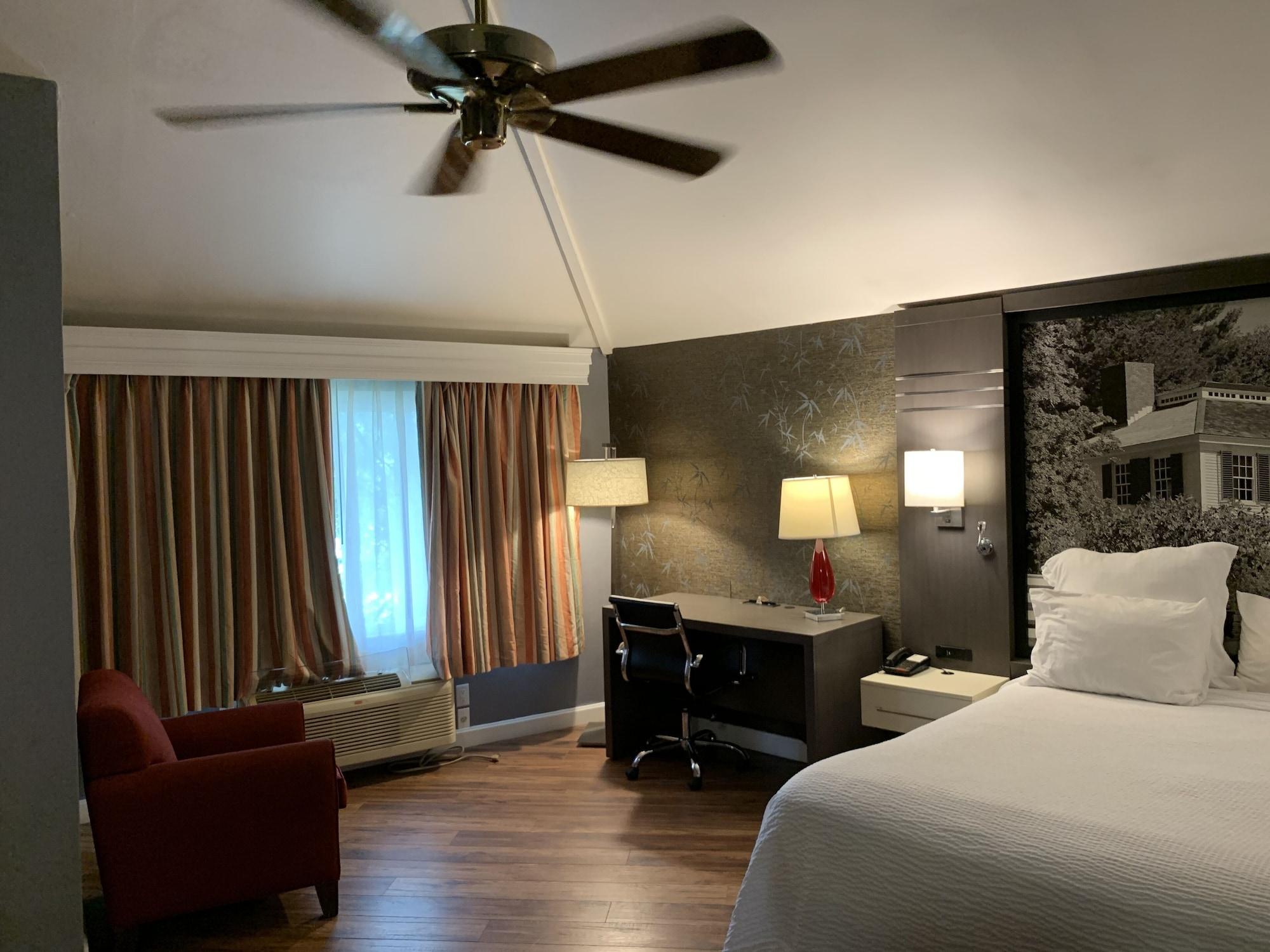 Hotel Super 8 By Wyndham Sturbridge Esterno foto