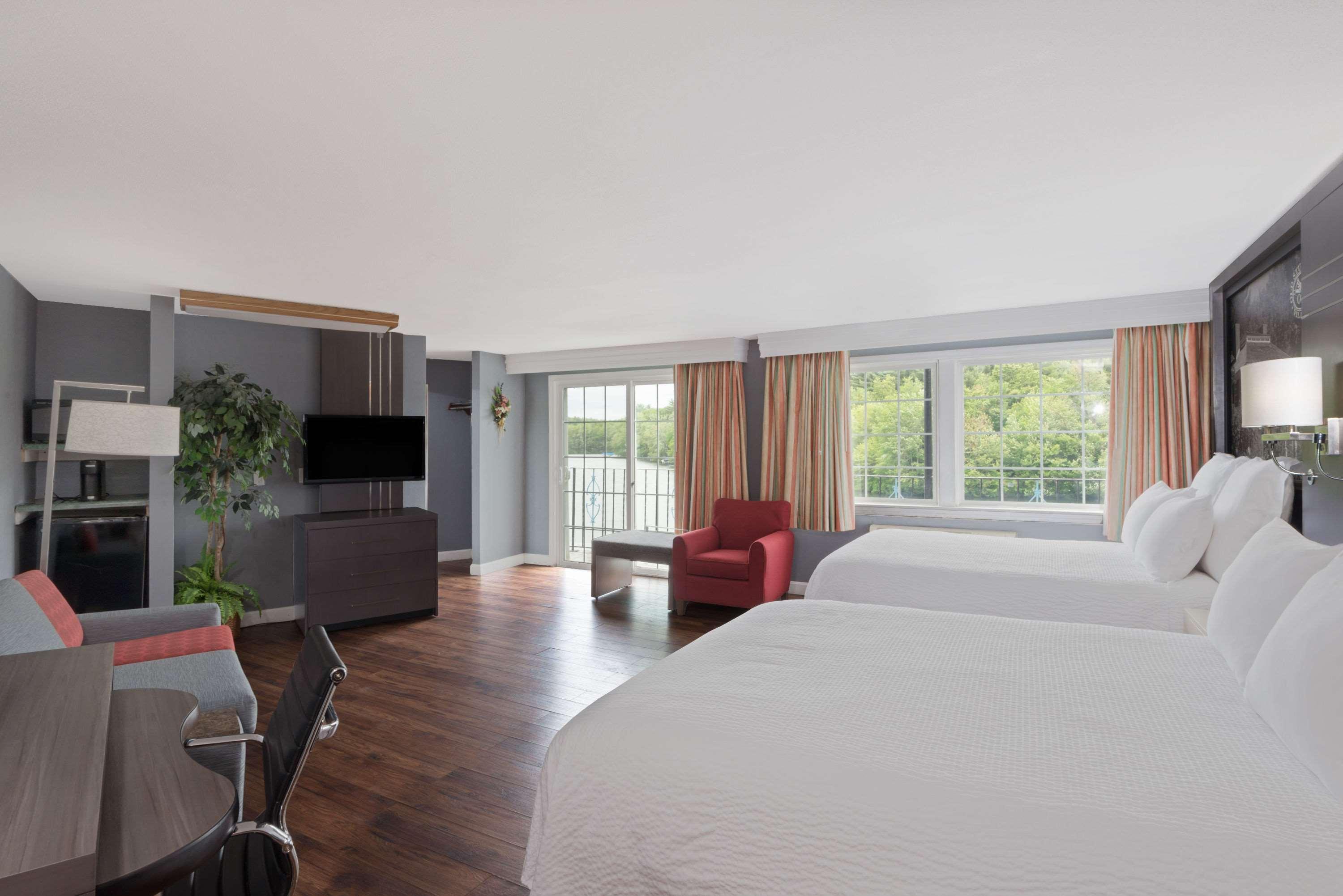 Hotel Super 8 By Wyndham Sturbridge Esterno foto