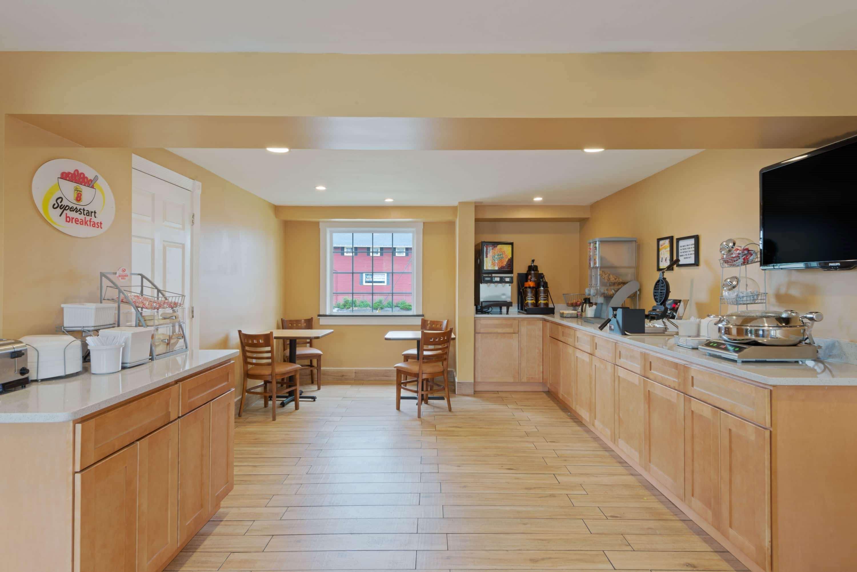 Hotel Super 8 By Wyndham Sturbridge Esterno foto
