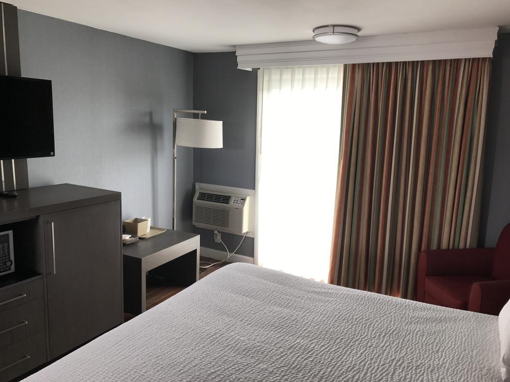 Hotel Super 8 By Wyndham Sturbridge Esterno foto
