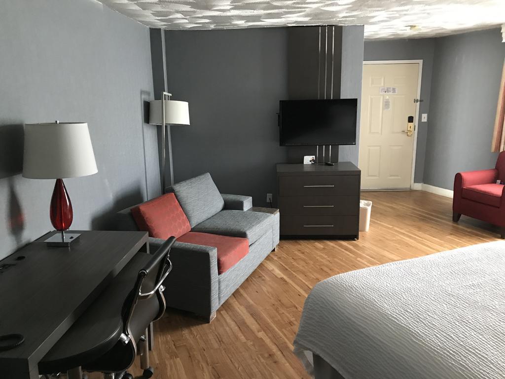 Hotel Super 8 By Wyndham Sturbridge Esterno foto