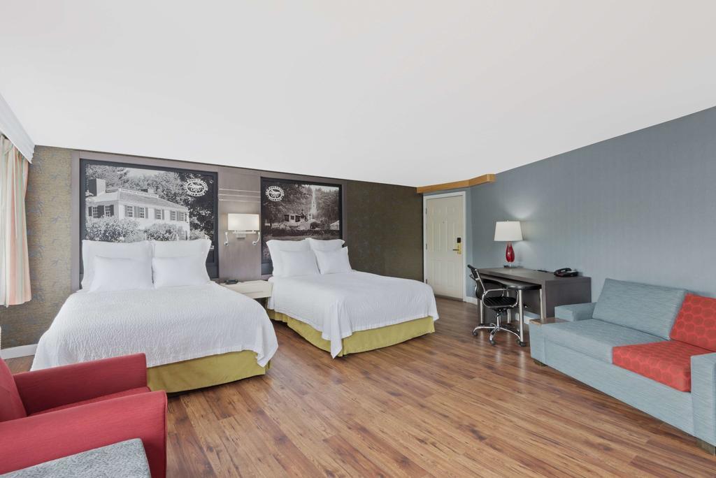 Hotel Super 8 By Wyndham Sturbridge Esterno foto